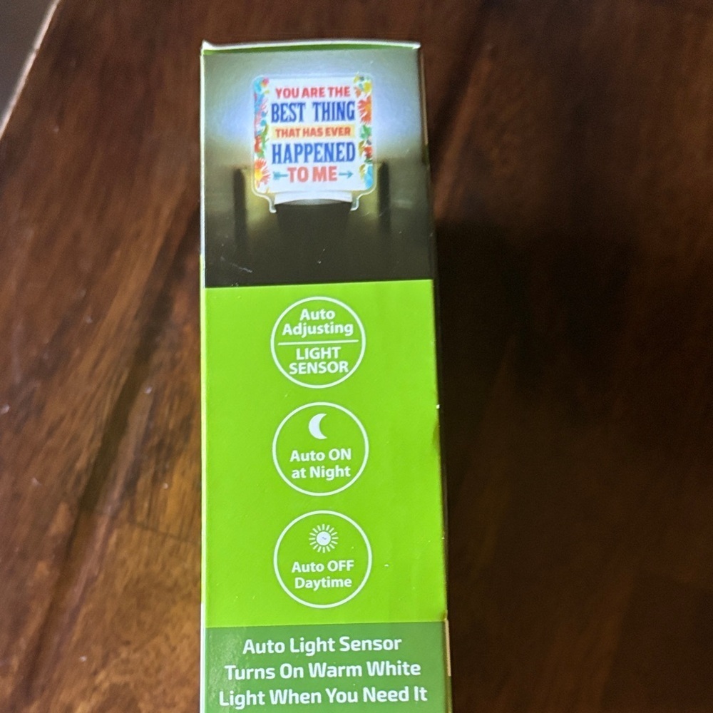 Night Light with Auto Light Sensor - Picture 2 of 3